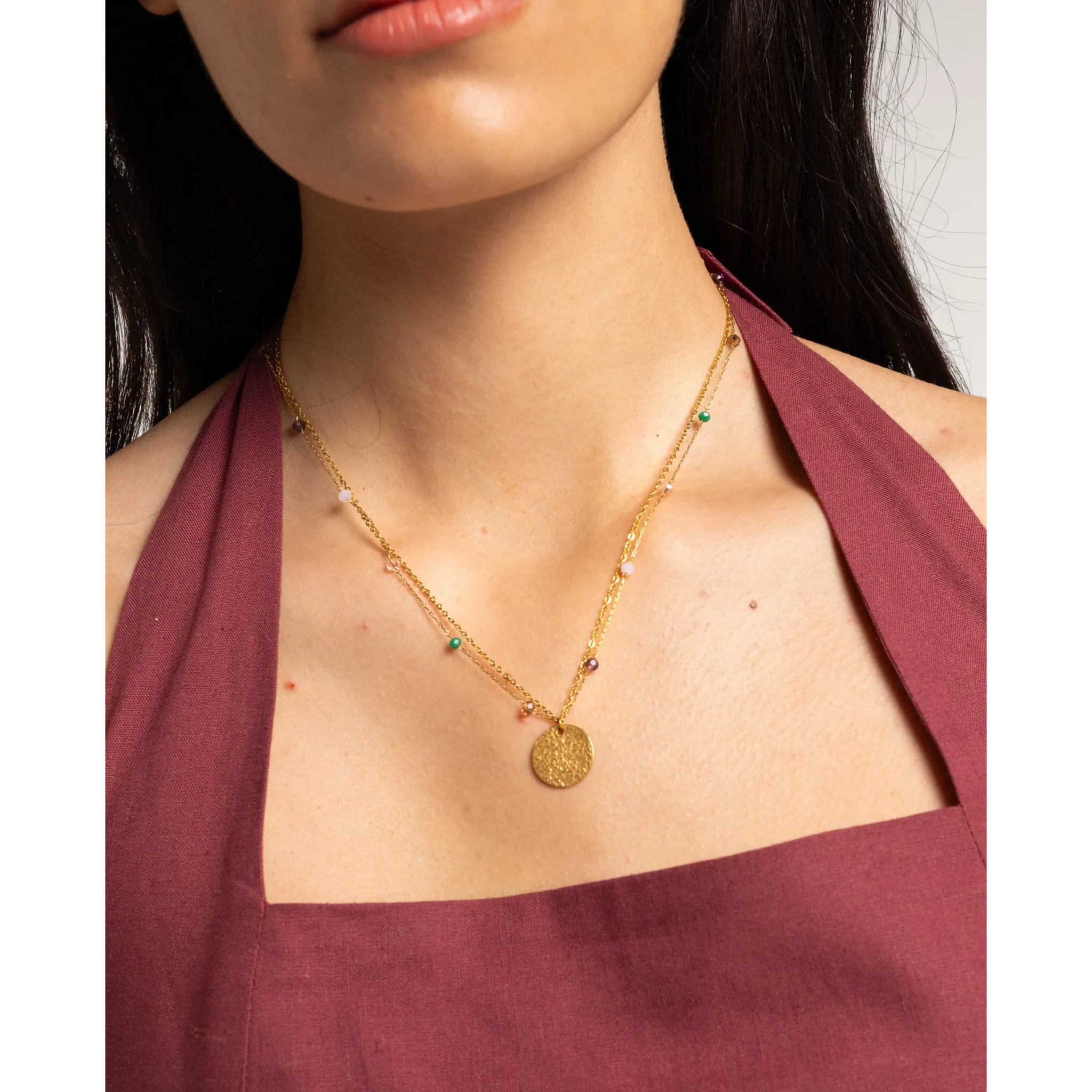 Collar de mujer de doble cadena con chapa