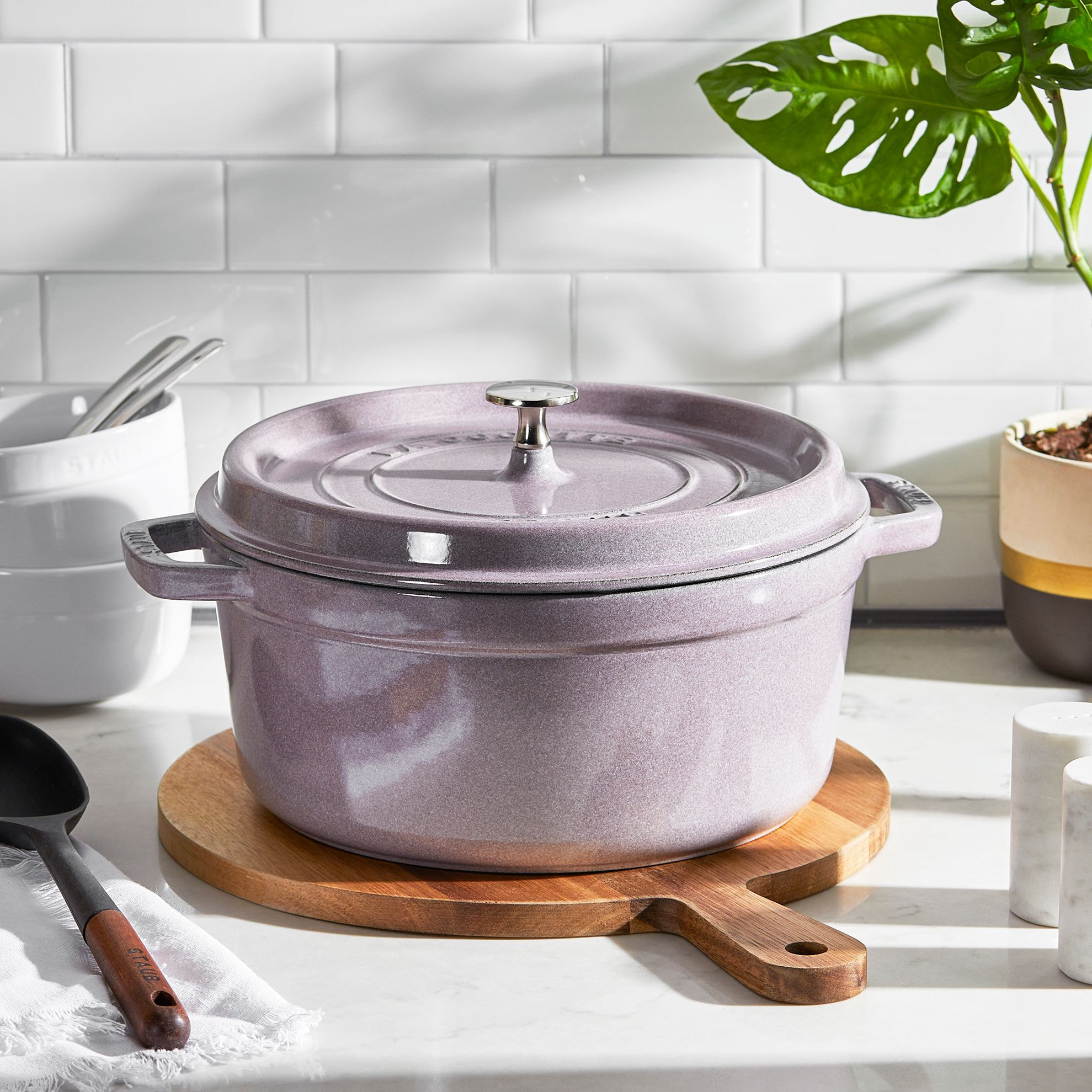 Cocotte en fonte STAUB, Fleur de cerisier, 24 cm