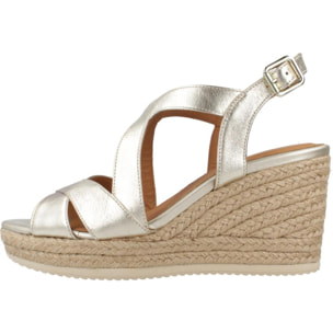 Sandalias Mujer de la marca GEOX  modelo D PONZA ORO