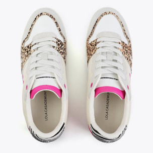 Scarpa sportiva con zeppa interna in tessuti abbinati e dettagli in pelle