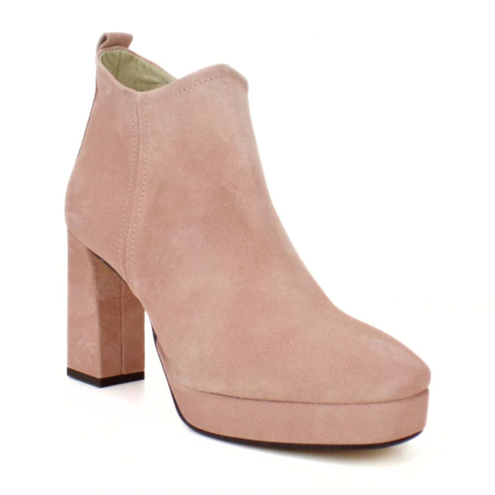 Botín plataforma en ante. Tacón de 9 cm.