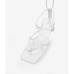 Sandalias blancas planas con cordones