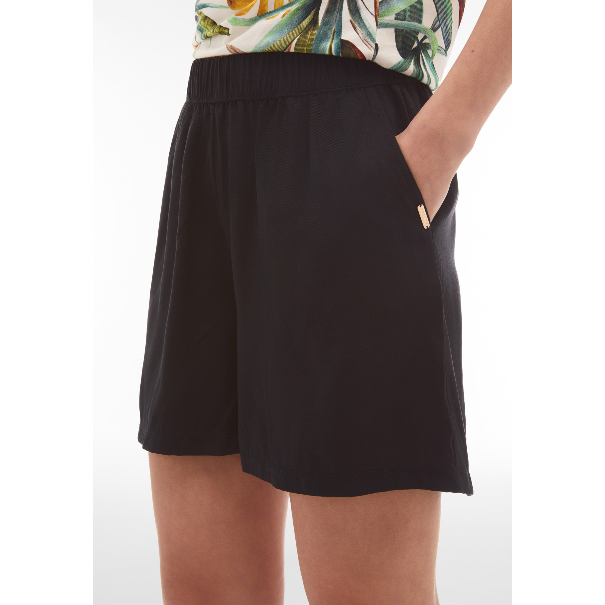 Pantaloni short da donna in lino viscosa con gamba ampia