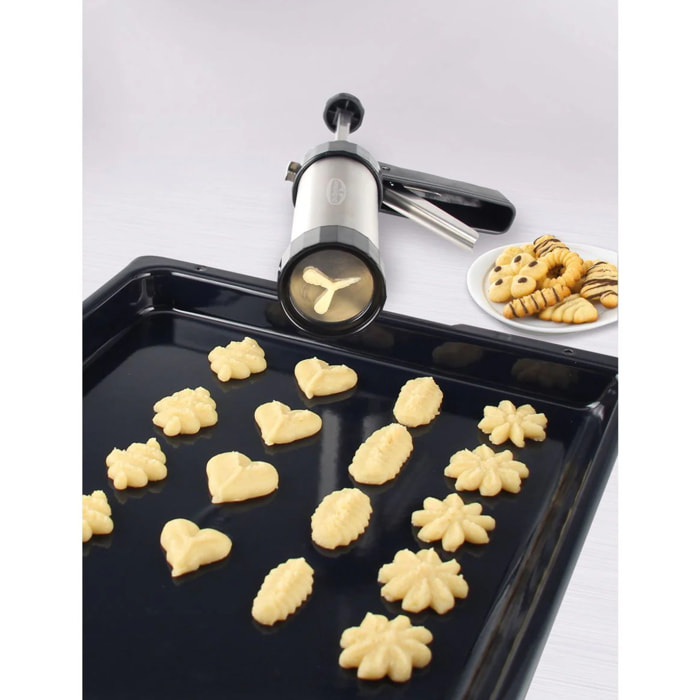Presse-biscuit et 12 disques de motifs Dr.Oetker Baker Edition