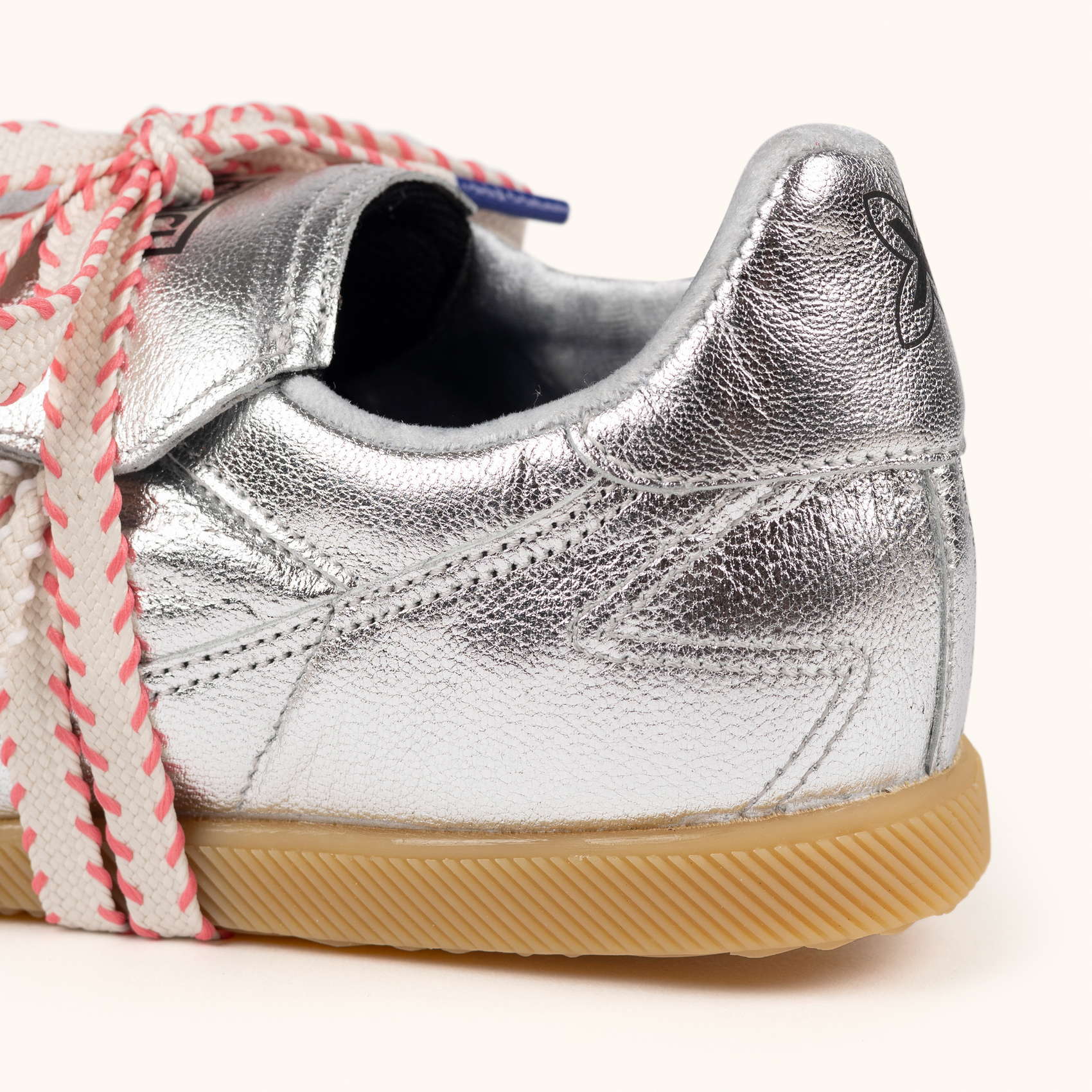 Sneakers de Estilo Fútbol Retro-Futuro en Piel Plateada Metalizada y Cordón Artesanal MUNICH MUNDIAL STRADA METAL 14