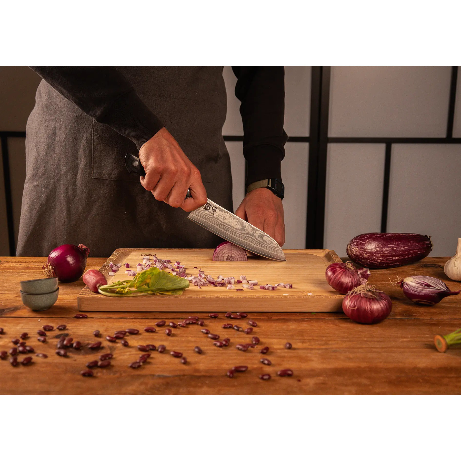 Set Hashi Damas de Base Deluxe: 2 cuchillos (de pelar 9cm + santoku 18cm) + set de afilado grano 180/800 + afiladora