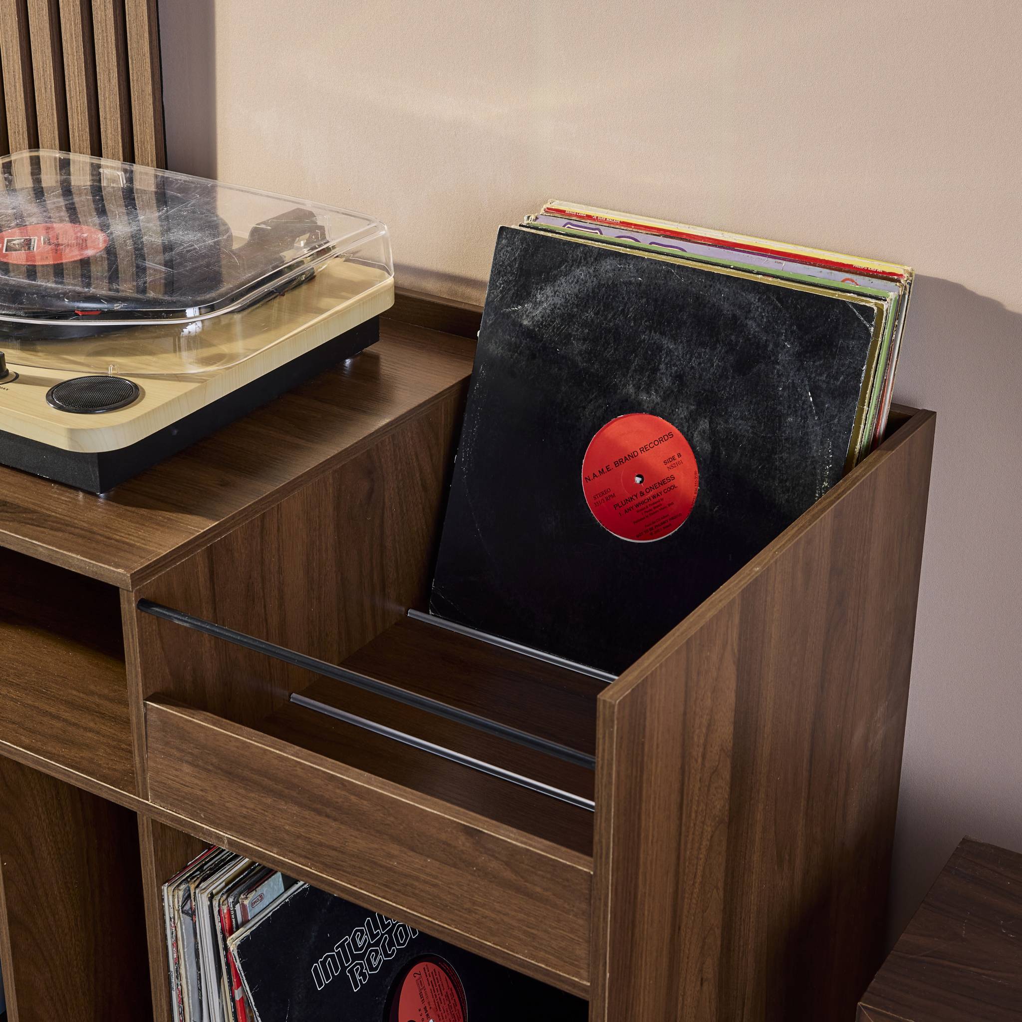 Meuble vinyle vintage effet bois. Népal. L 100 x l 48 x H 81.5cm