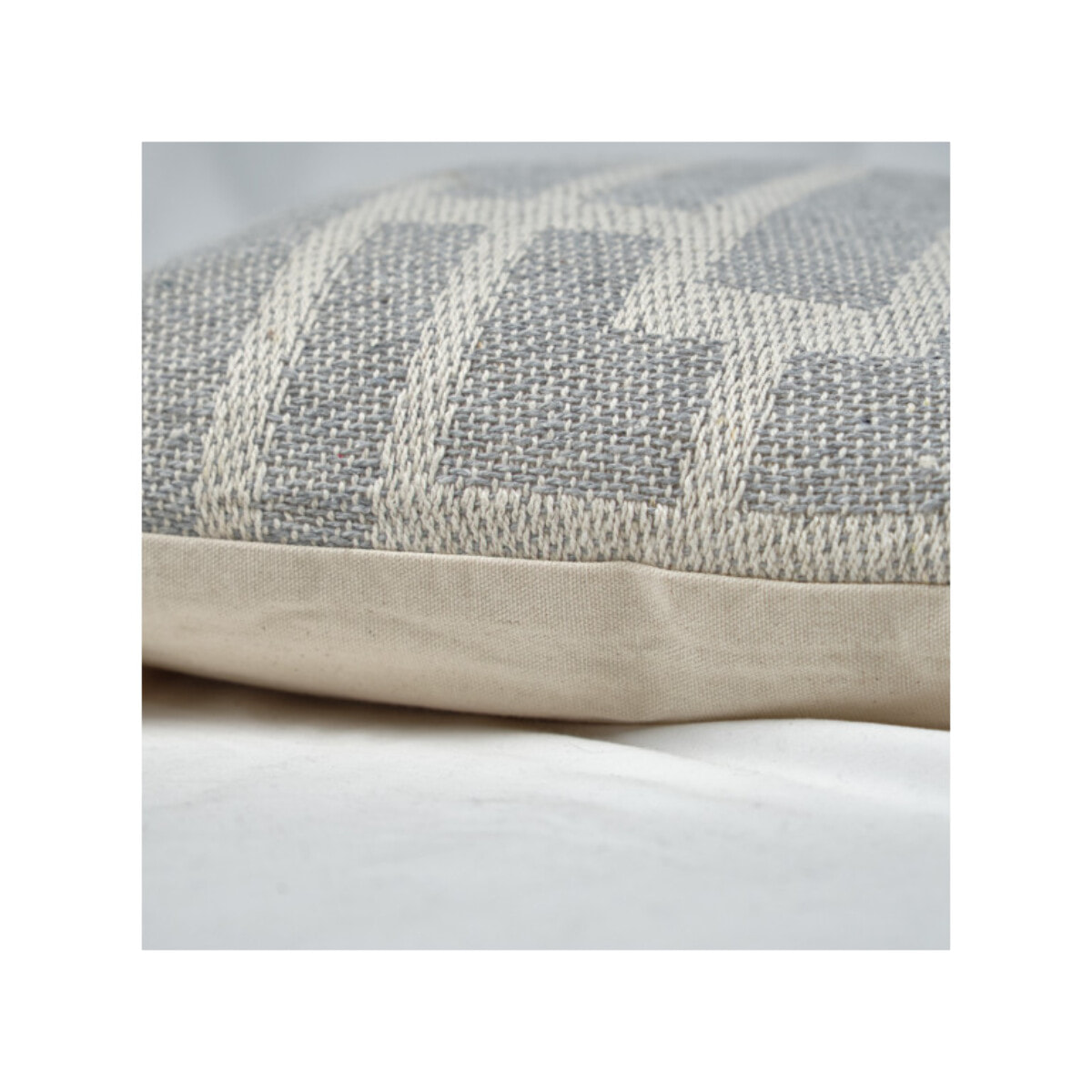 Coussin en coton brodé carré 40 x 40 cm motifs géométriques - TETRA