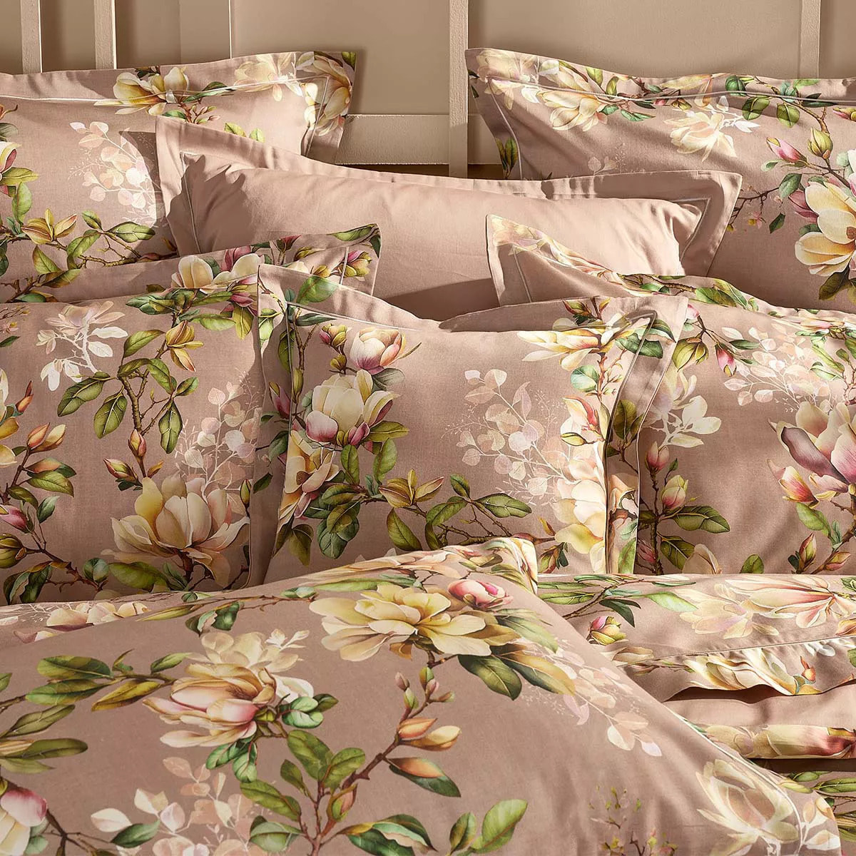 Taie d'oreiller satin de coton imprimé rose Magnolias rose fume