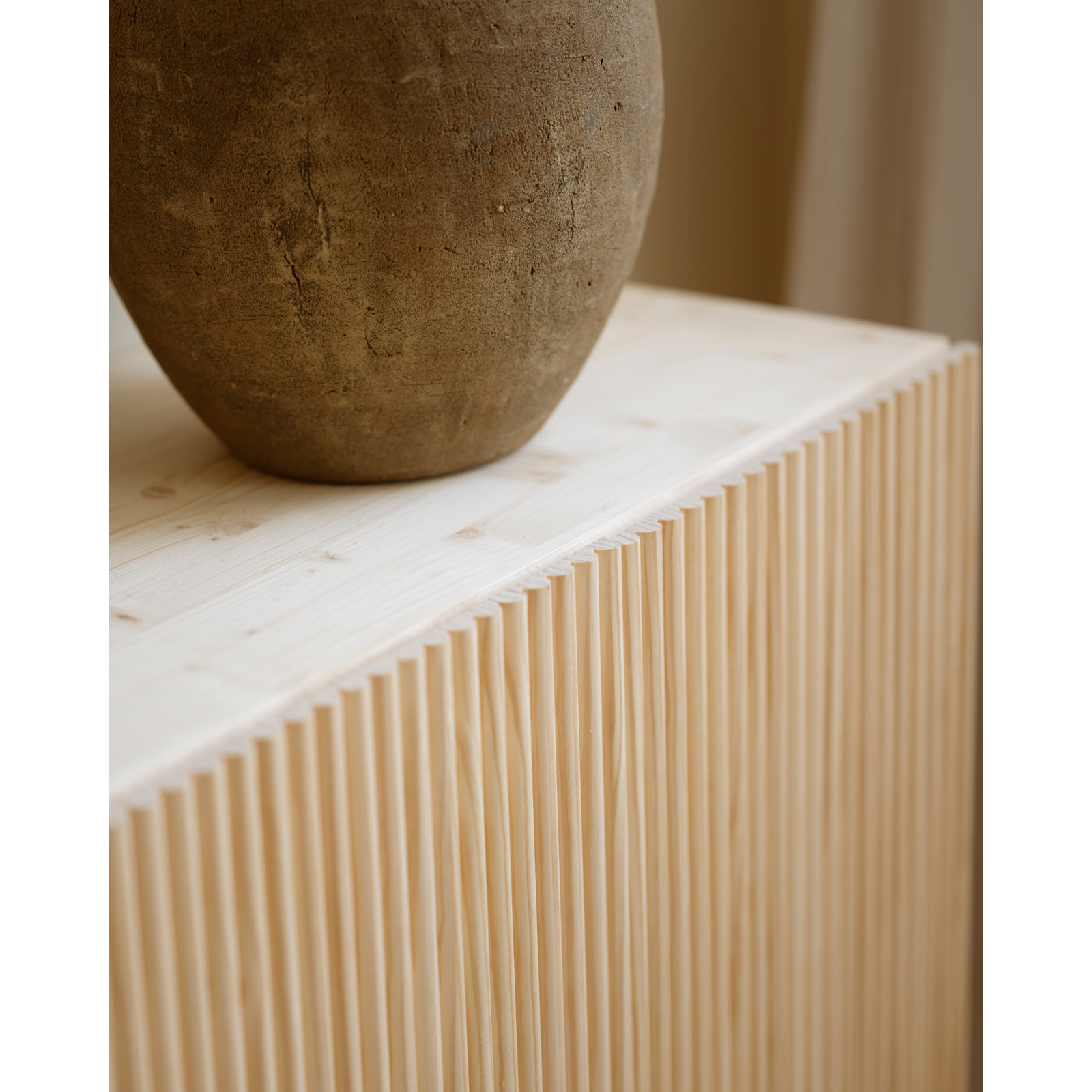 Buffet en bois de sapin et pin en ton naturel 152x42cm Hauteur: 71 Longueur: 152 Largeur: 42