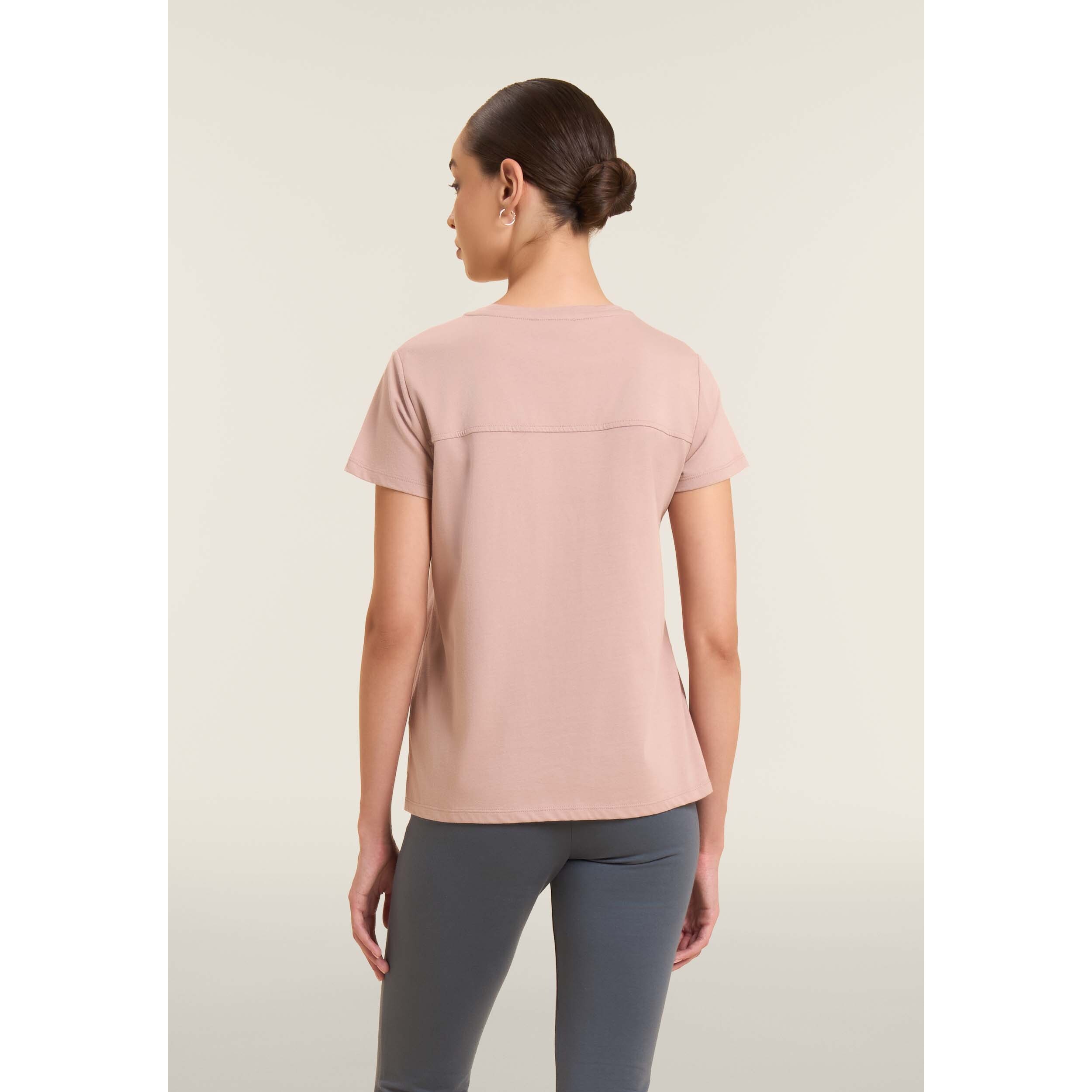 T-shirt con logo e grafica geometrica