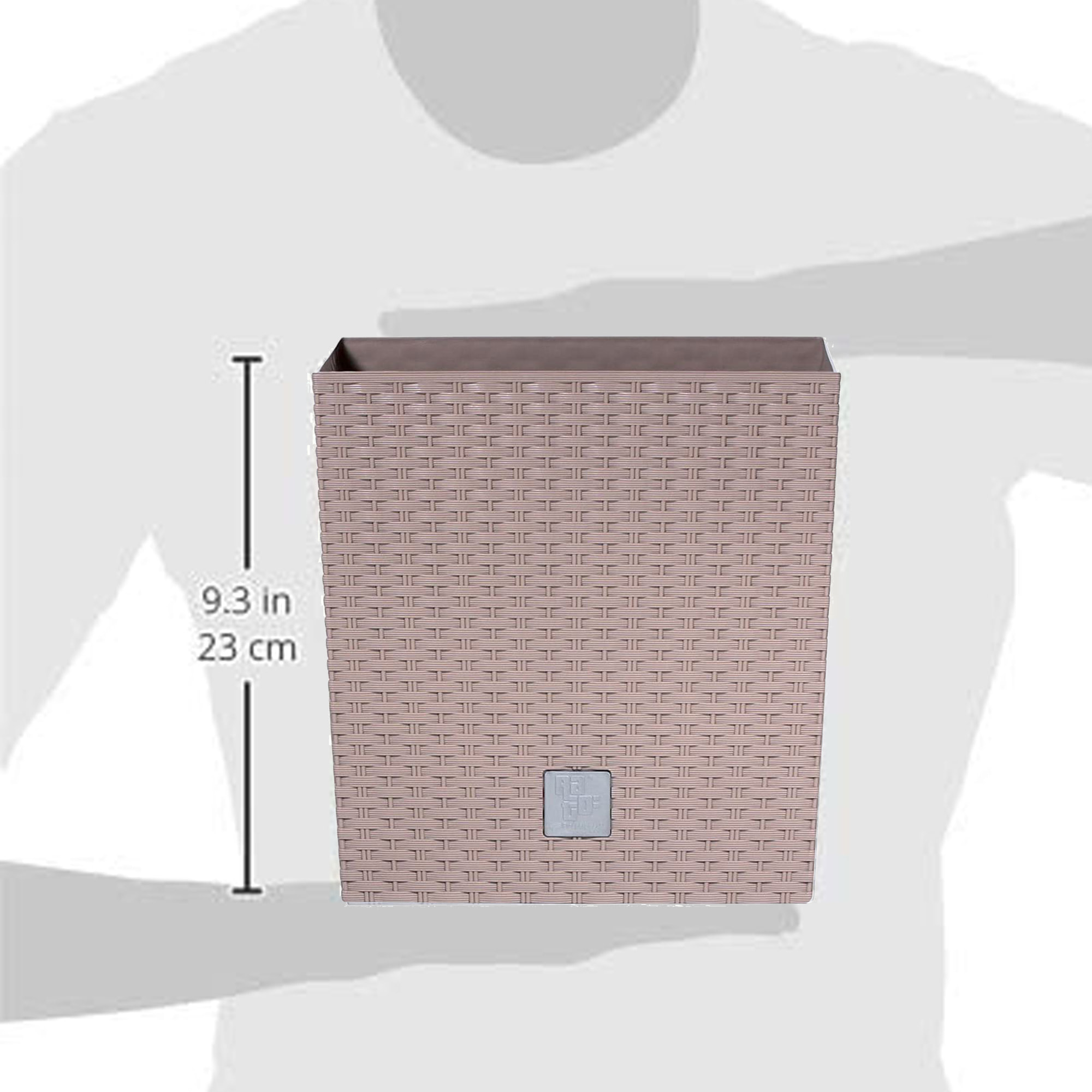 Maceta efecto rattán 10 litros con cubilete para plantar en color mocca