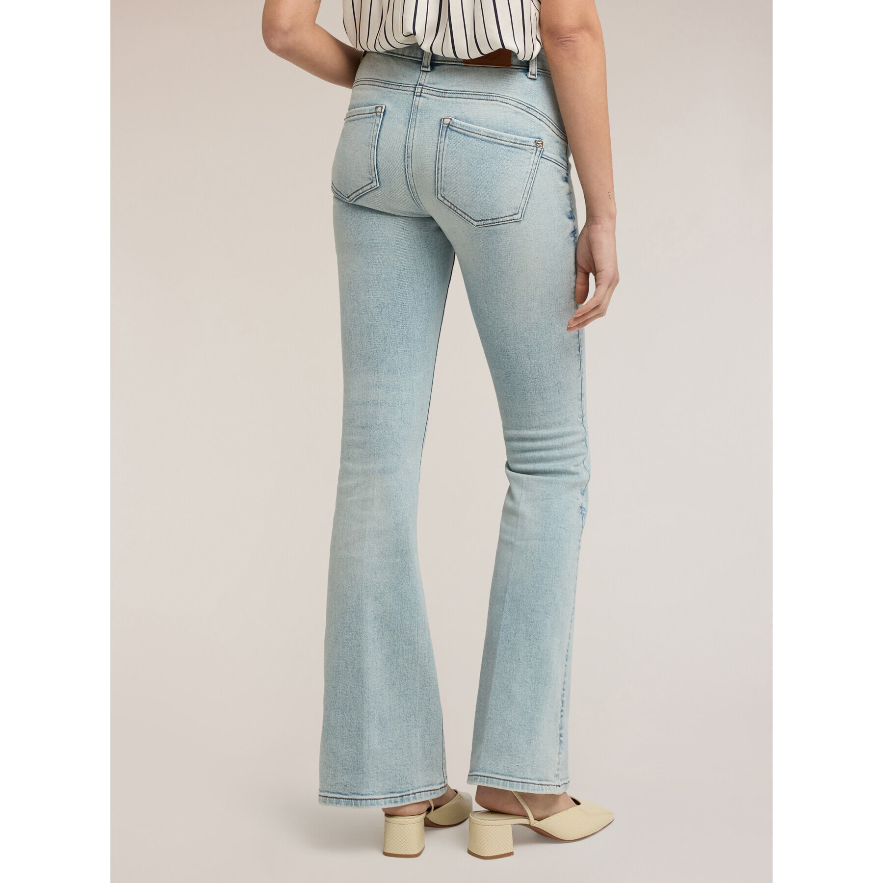 Motivi - Jeans acampanados push-up de talle alto - Light - blue