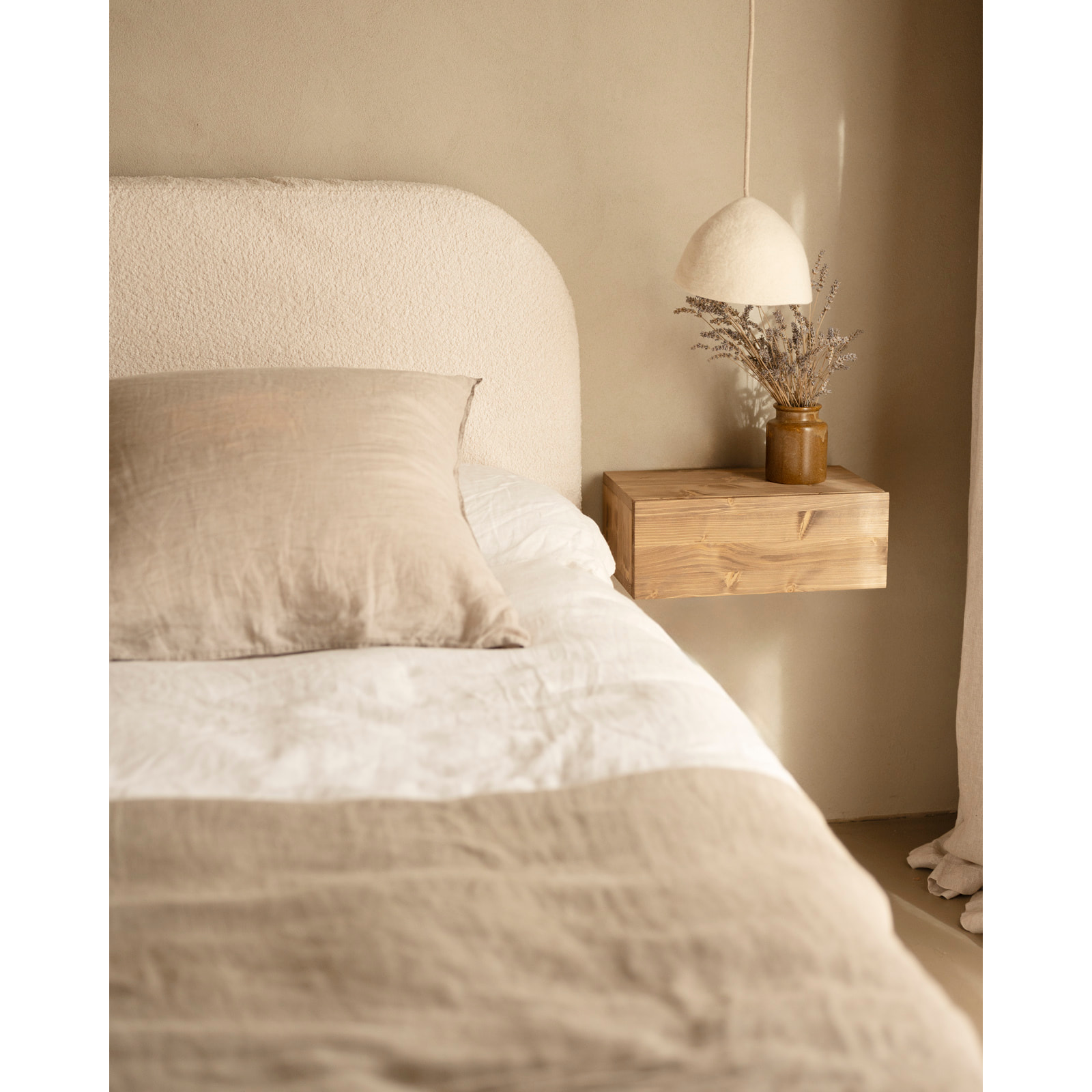 Pack de deux chevets flottants en bois massif chêne foncé 15x40cm Hauteur: 15 Longueur: 40 Largeur: 25.5