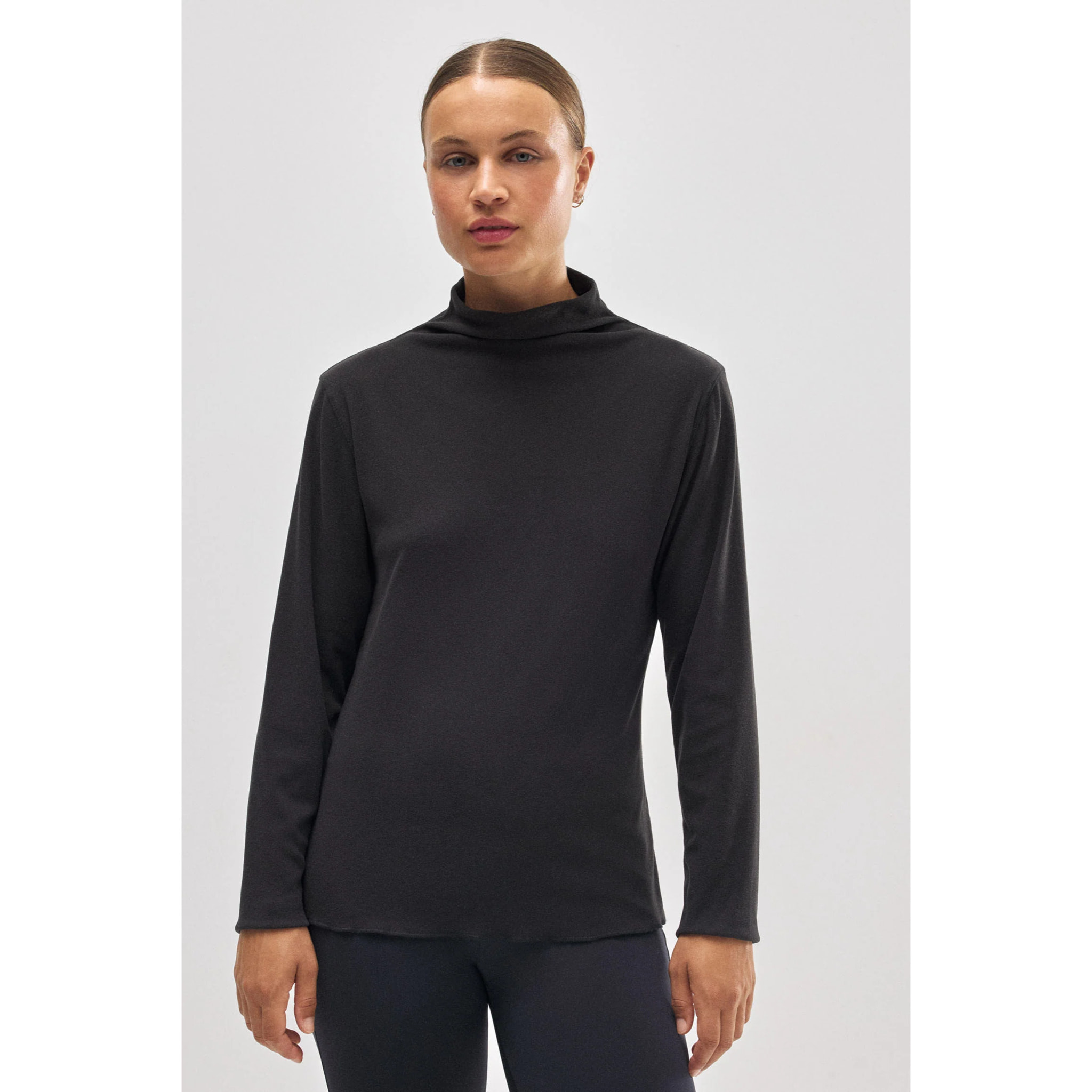 Maglietta termica con colletto sportivo nero