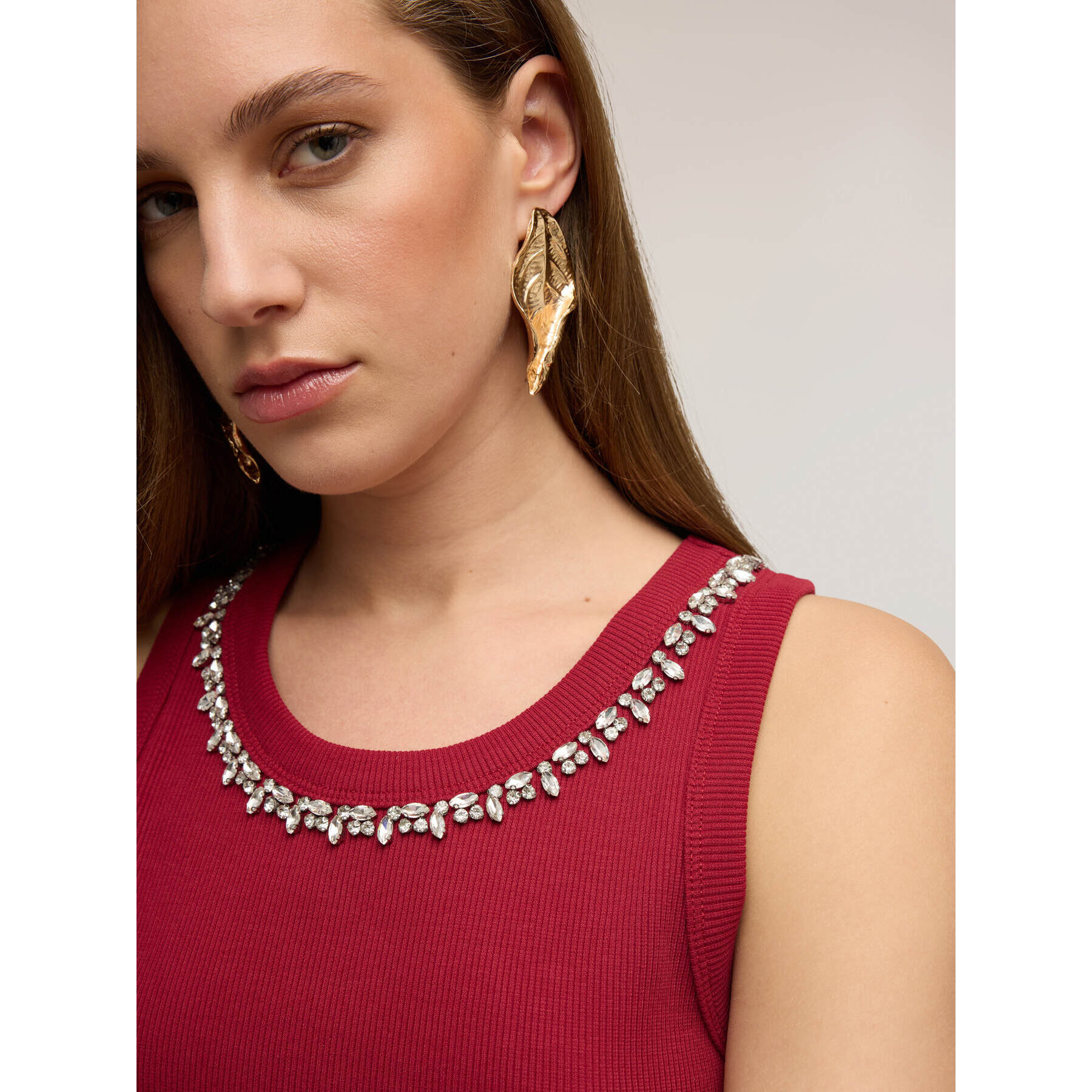 Motivi - Top con strass en el escote - Burgundy