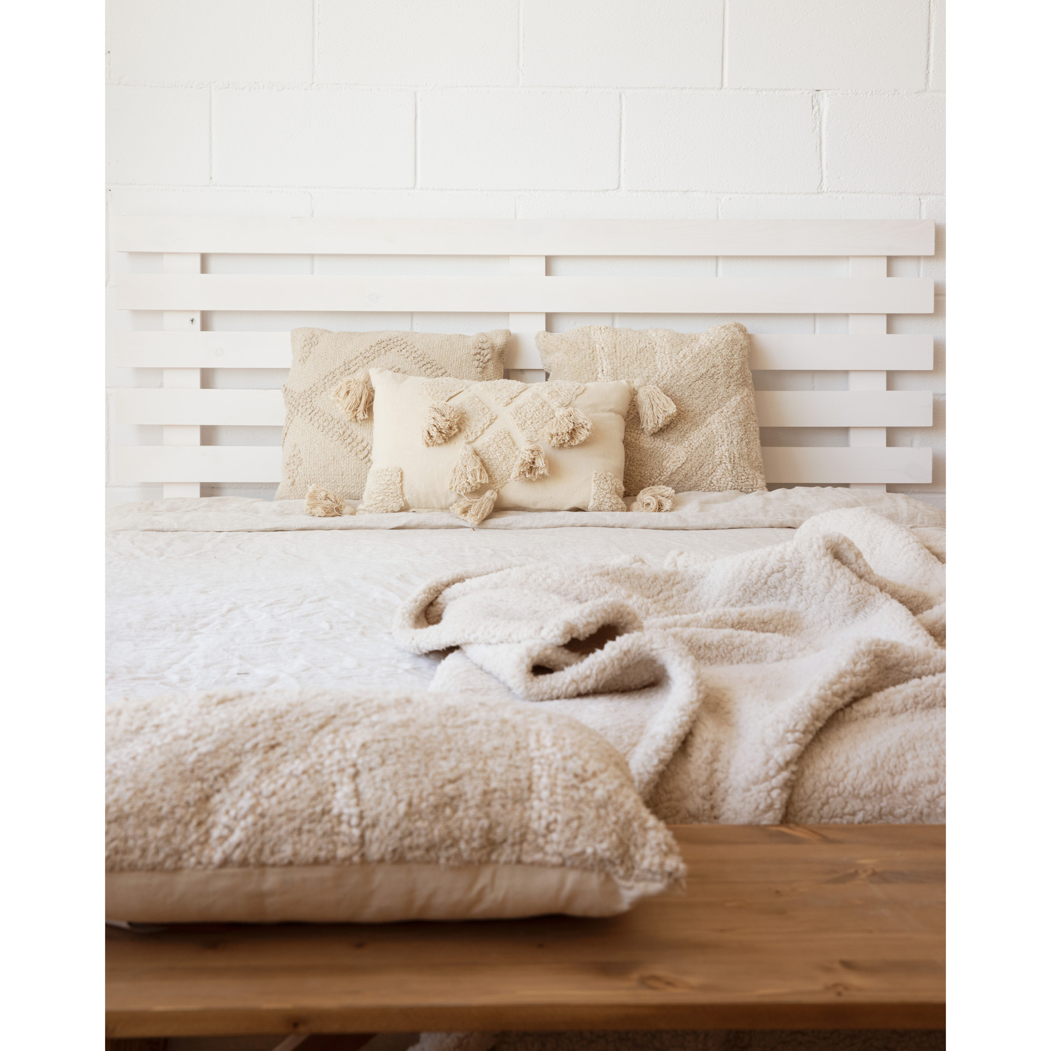 Tête de lit en bois massif blanc en différentes tailles