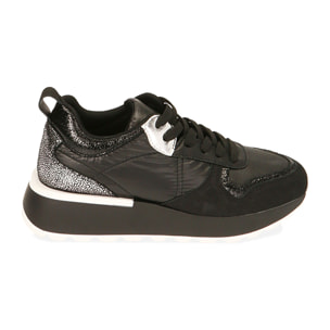 Sneakers negras, suela 3 cm