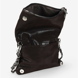 Bolso con solapa marrón y asas de cadena