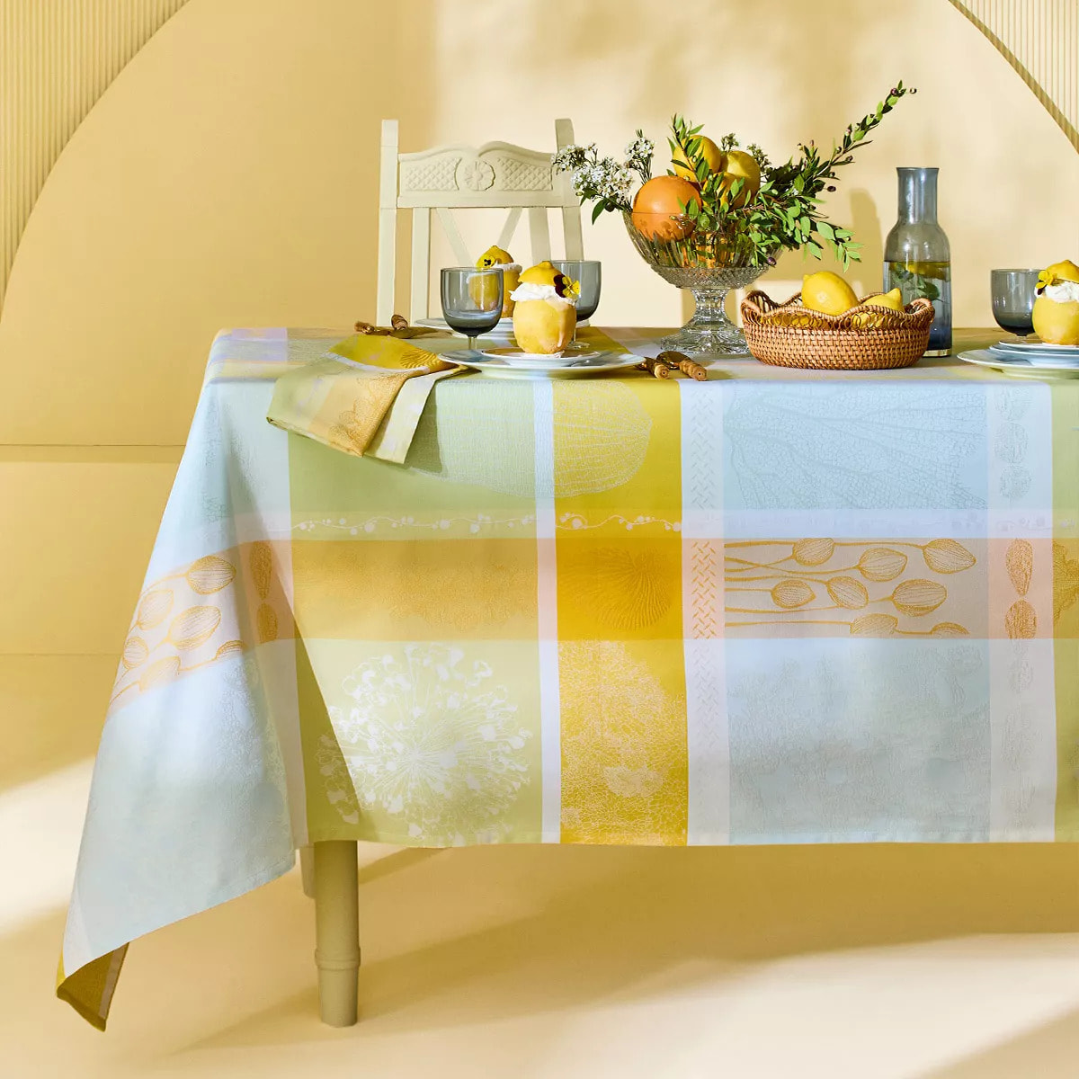 Nappe pur coton enduit motif jacquard jaune vert Mille lieues aube