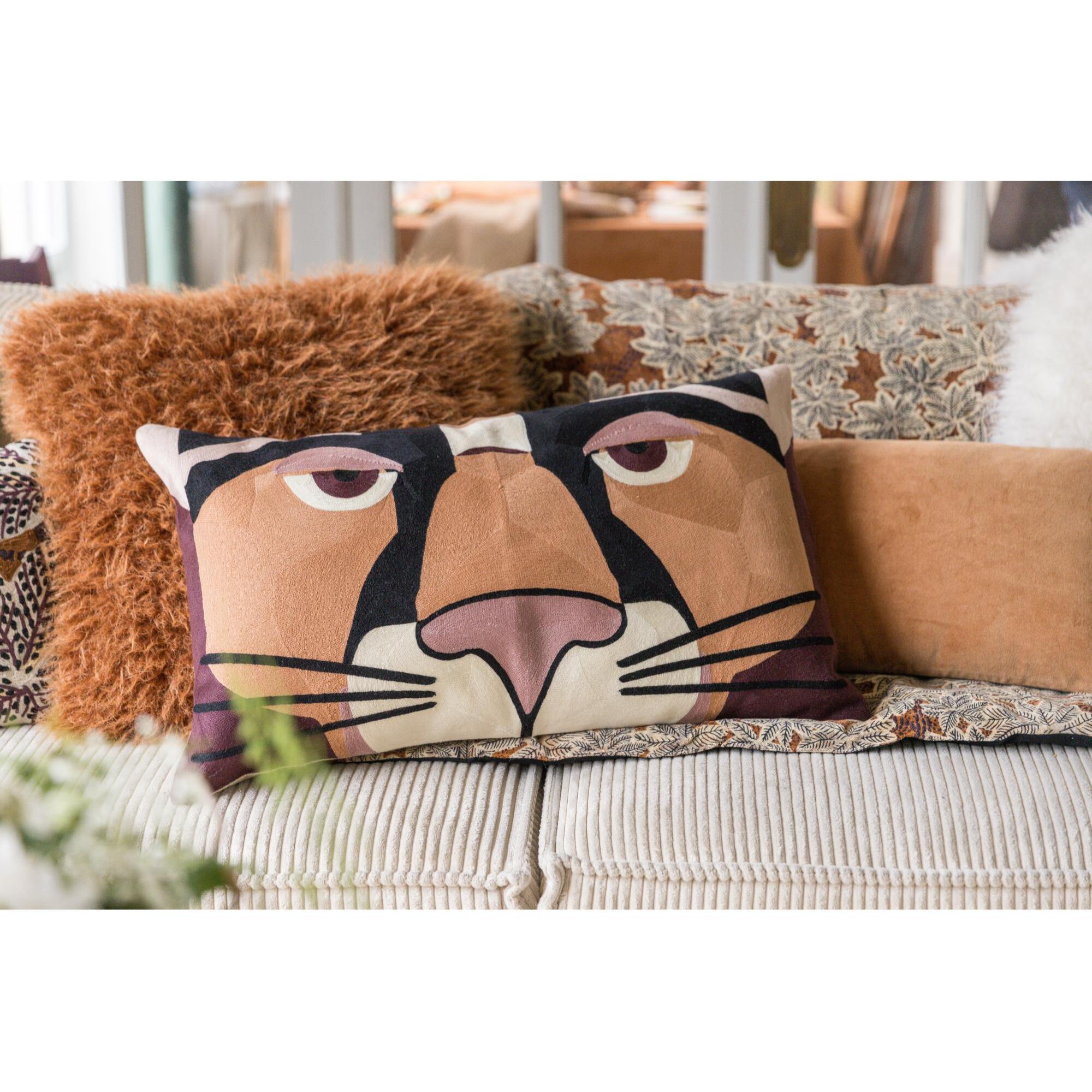 Coussin brodé Babka