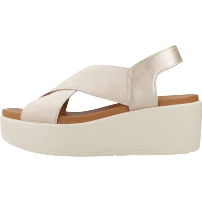 Sandalias Mujer de la marca GEOX  modelo D XAND 2.2S B Beige