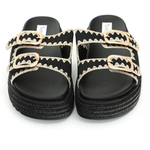 Sandali platform in simil pelle con fibbie color oro