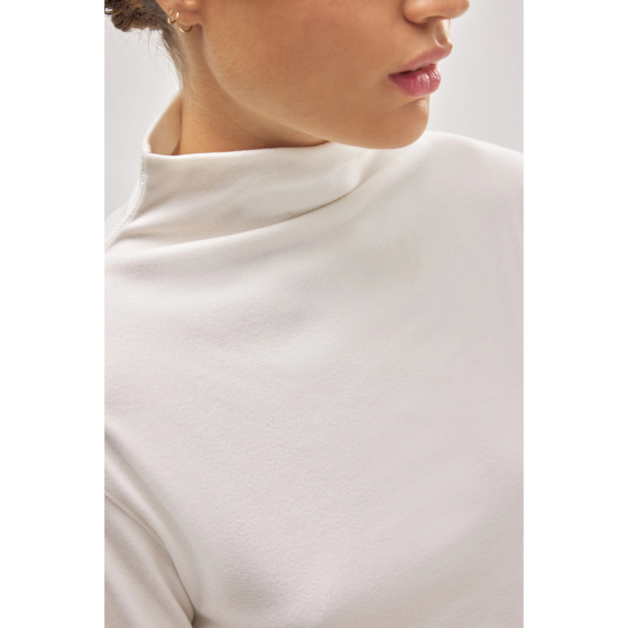 T-shirt termica sportiva avorio con colletto Perkins