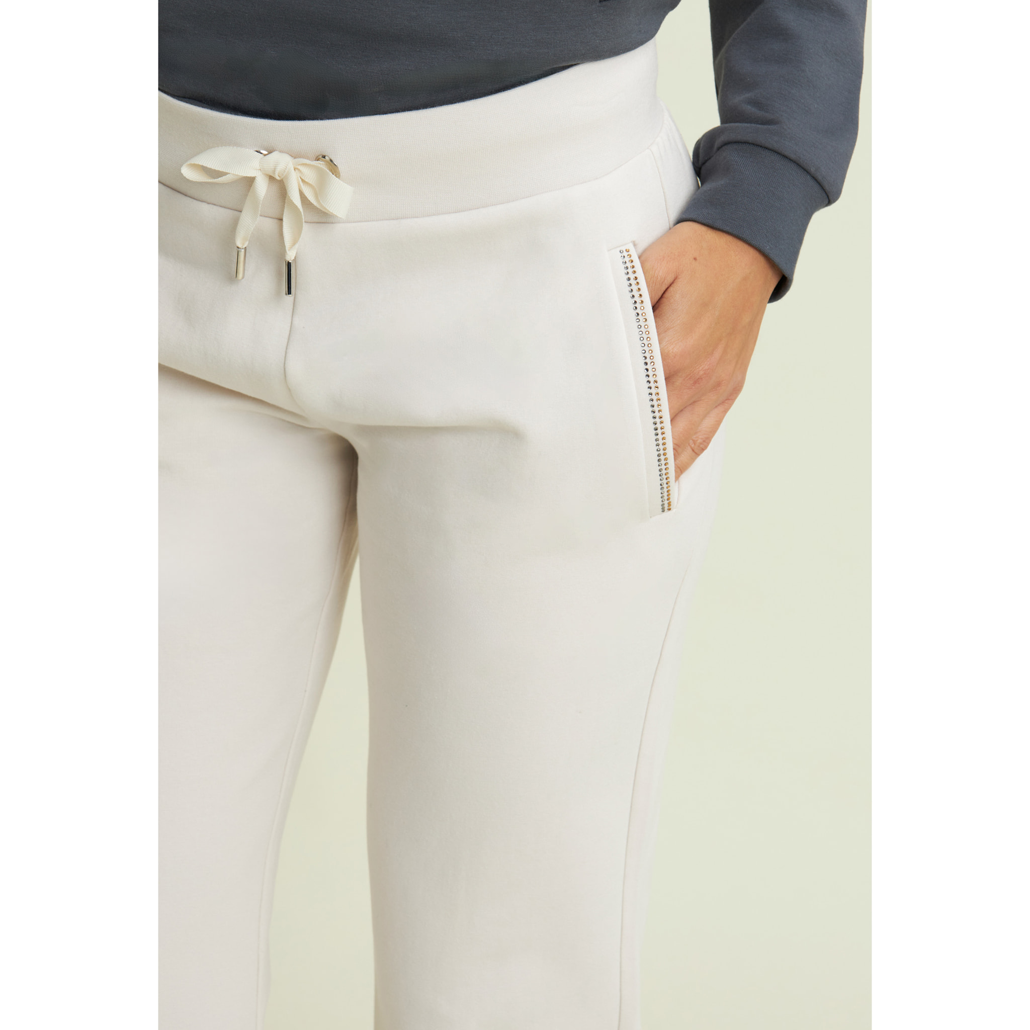 Pantaloni sportivi con gamba dritta e dettagli luminosi