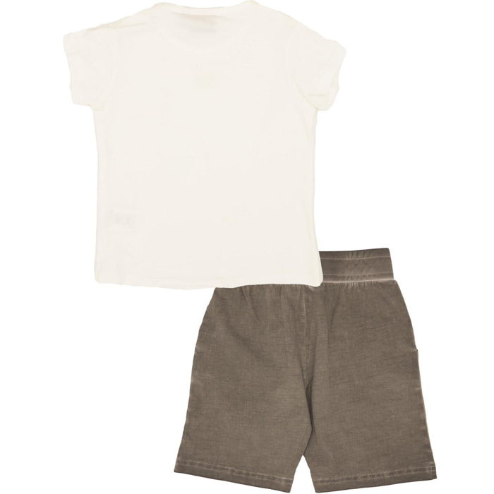 Conjunto completo con logo grande para niño.