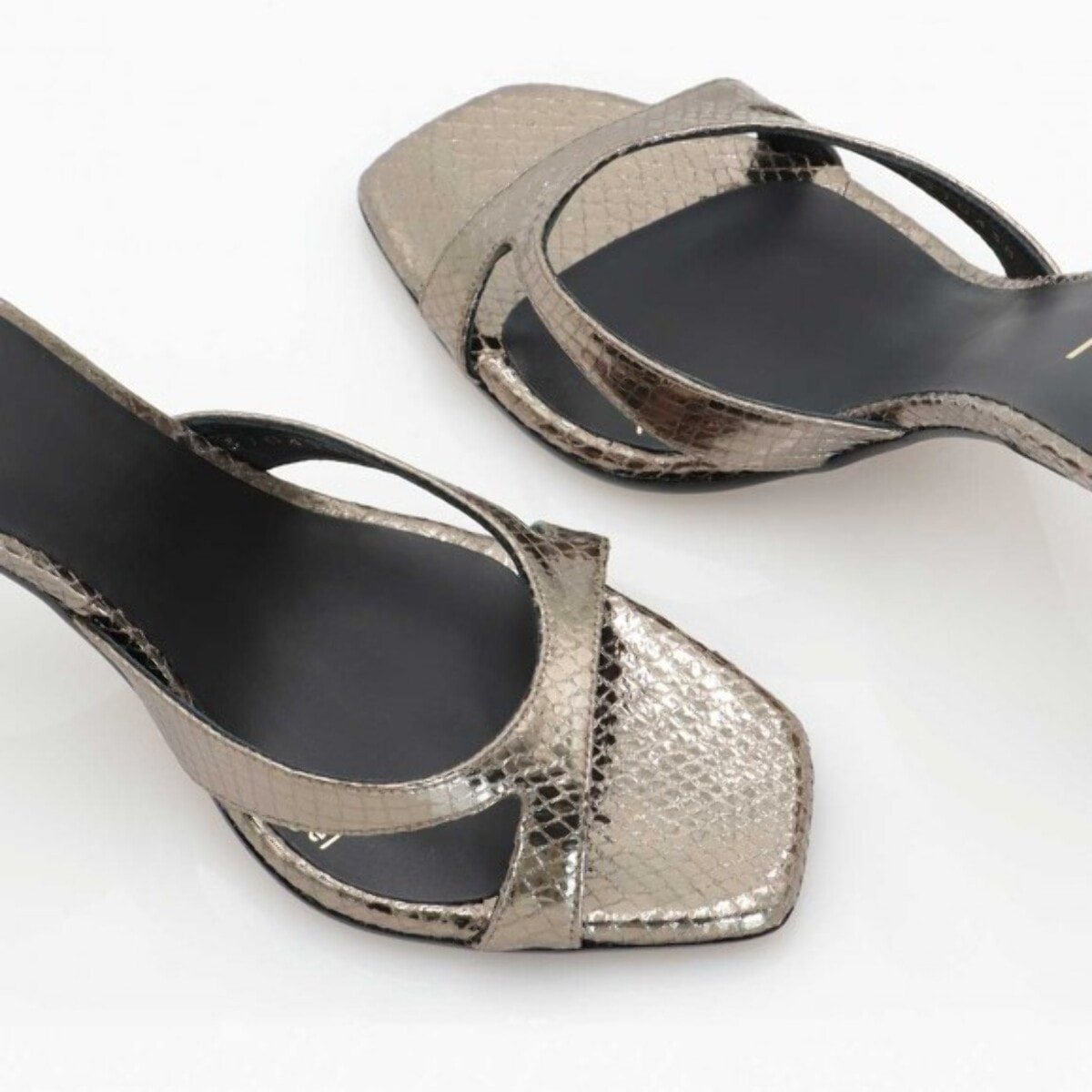 SANDALIAS DORADAS SIRAGEL-X