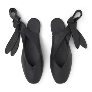 Bailarina plana Sybil en napa con cierre de cintas