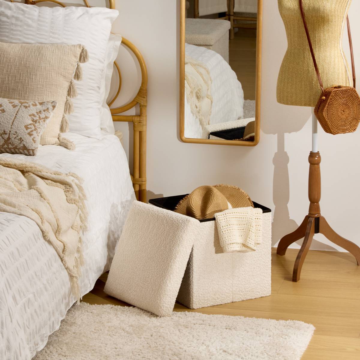 Pouf Pliable Coffre Soana en bouclette Ivoire 38x38cm