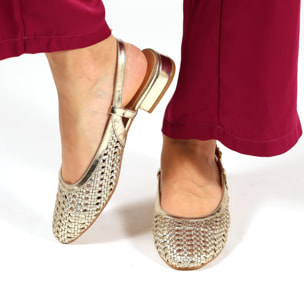 Ballerine slingback in simil pelle con tomaia bucherellata