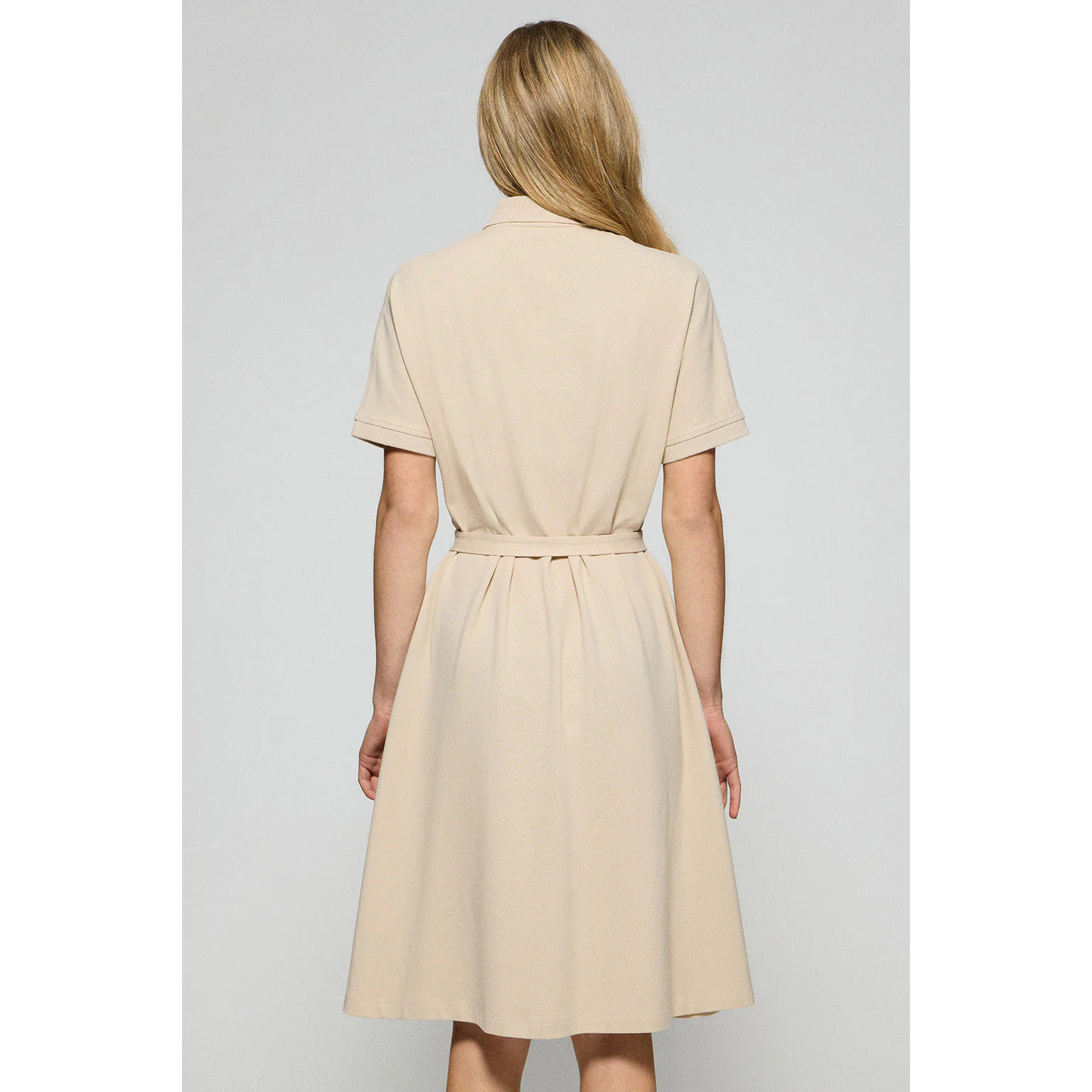 Vestito beige abbottonato con ricamo PC