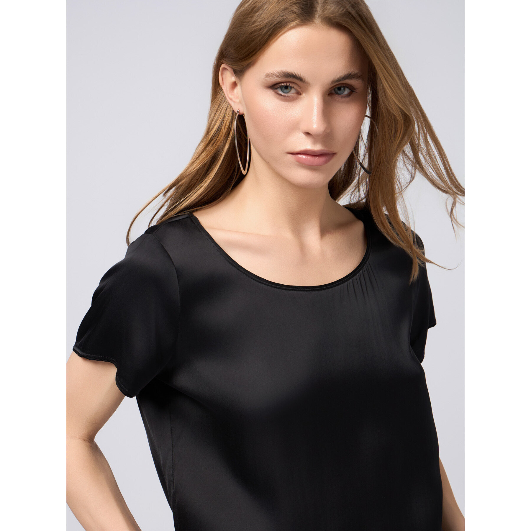 Oltre - Camiseta de raso mezcla de viscosa - Negro