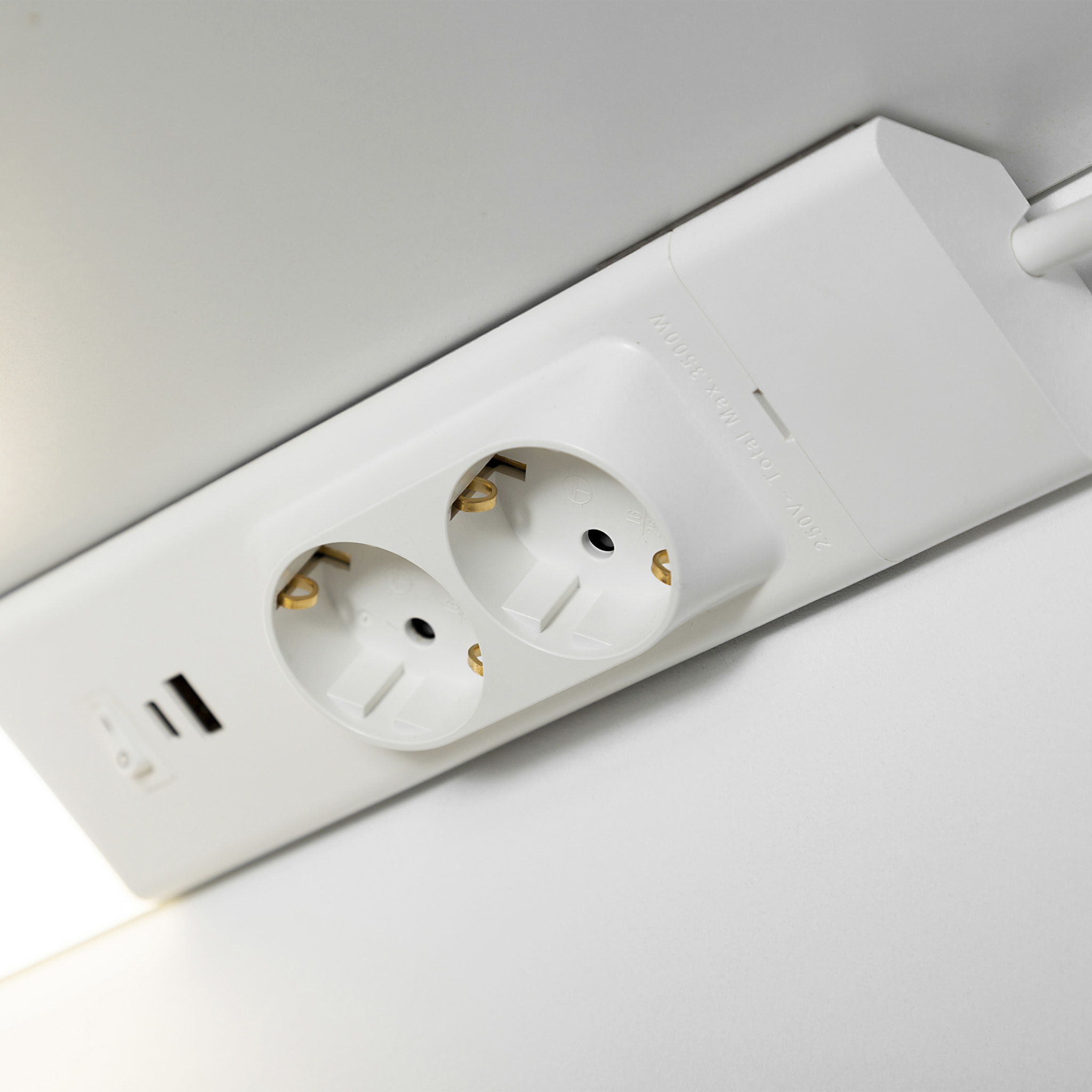 Forlight - Aplique LED Eficiente para Iluminación de Hogar, Acabado Blanco Opal, 4000K, Diseño Moderno y Duradero en Aluminio y Policarbonato, Luz de Alta Luminosidad