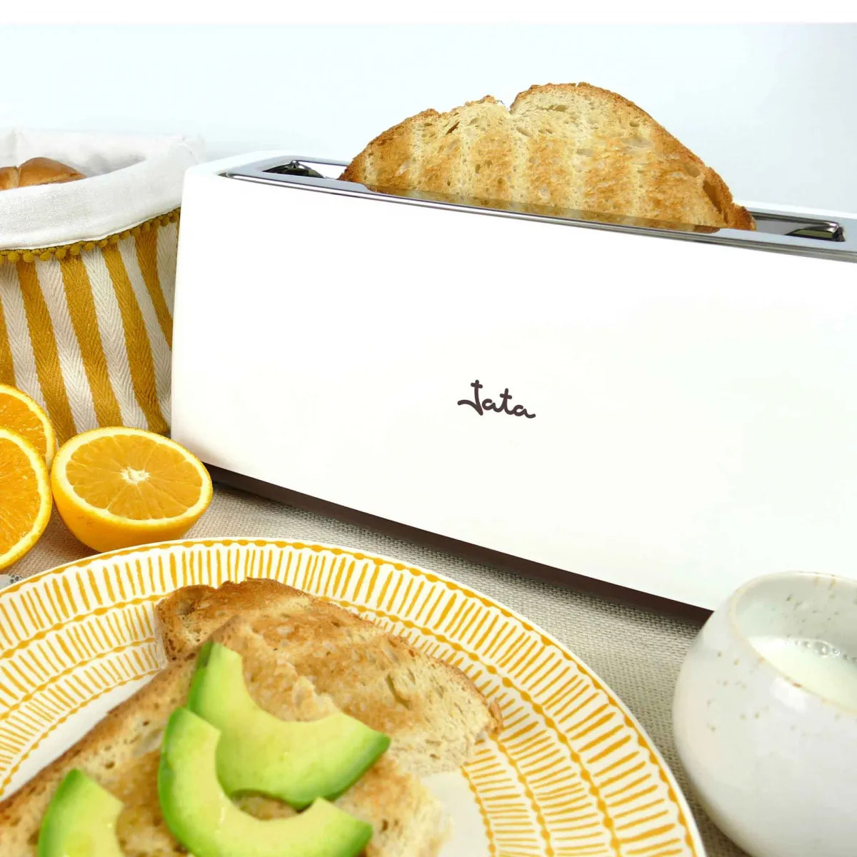 Tostadora JATA TT579 con una ranura larga. 6 niveles de tostado. También descongela