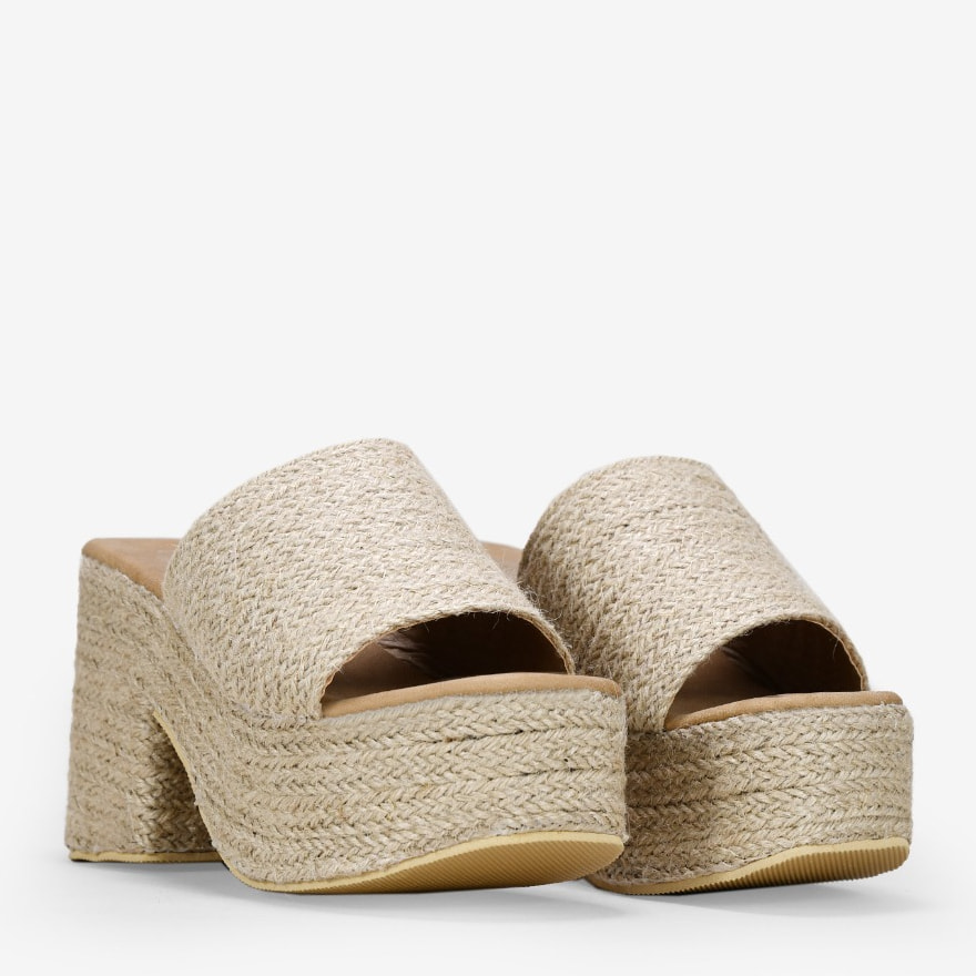 Sandalias de esparto con tacón y plataforma