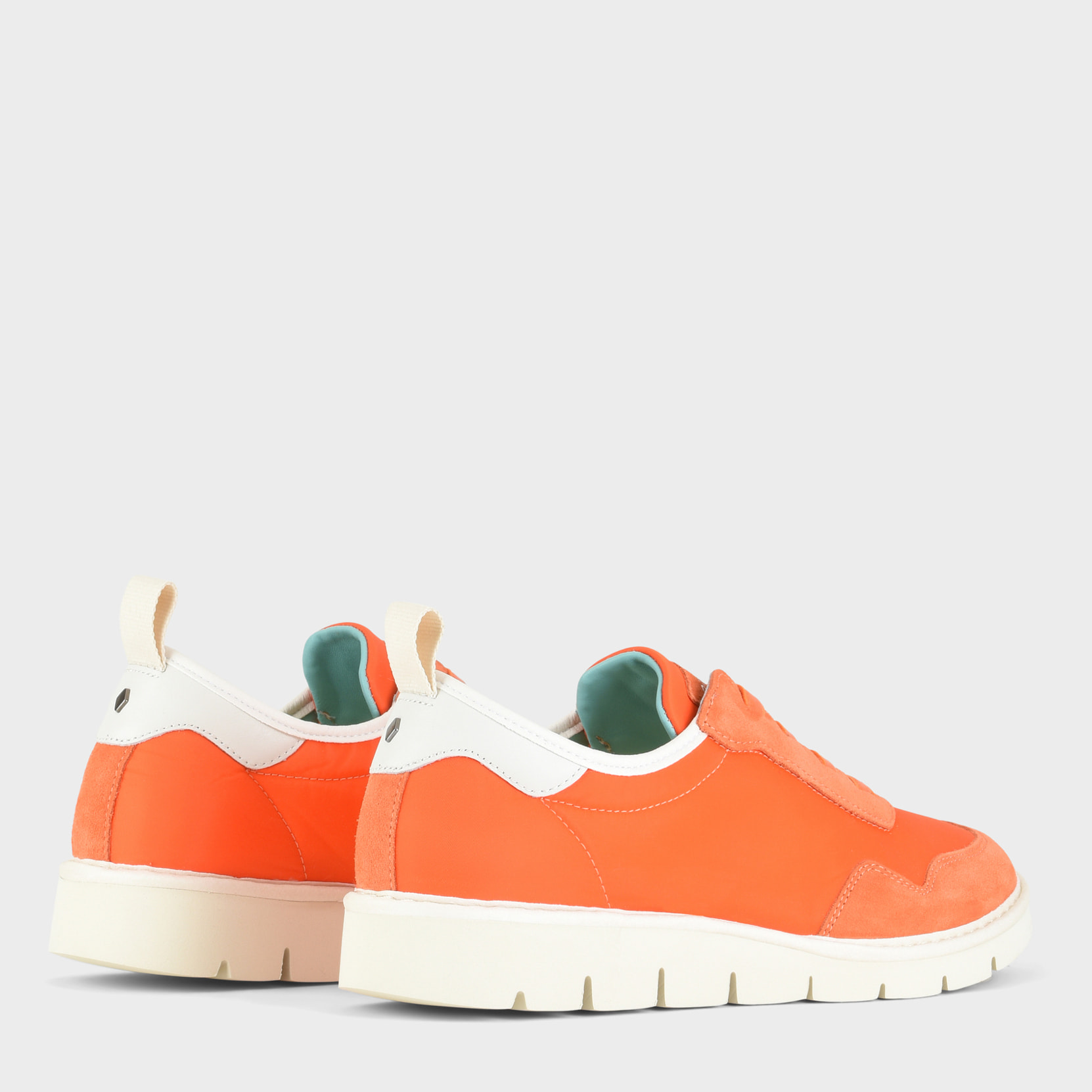 SLIP ON HOMBRE P05 DE NAILON Y ANTE NARANJA