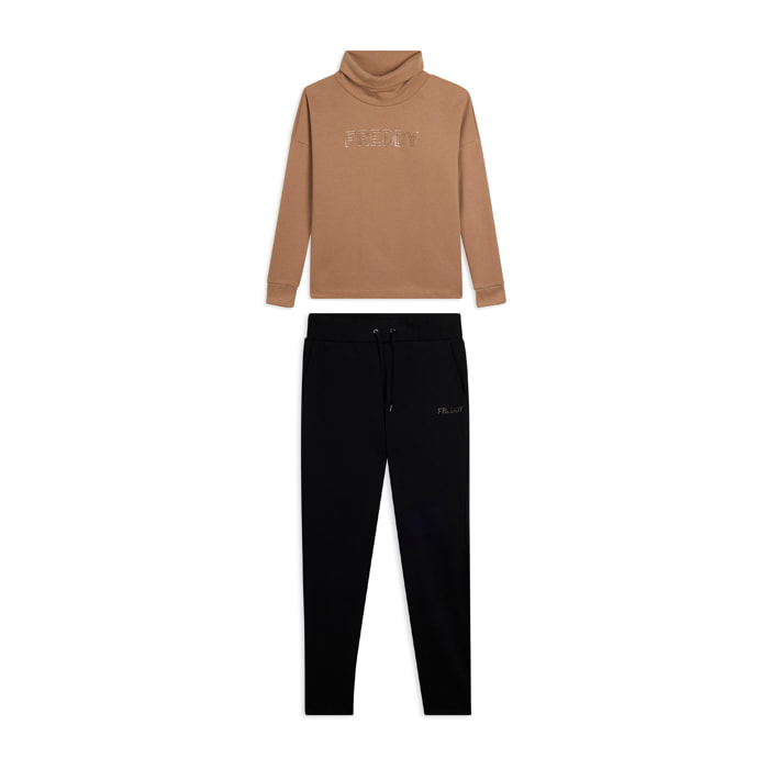 Tuta con collo risvoltabile e logo decorato da borchie