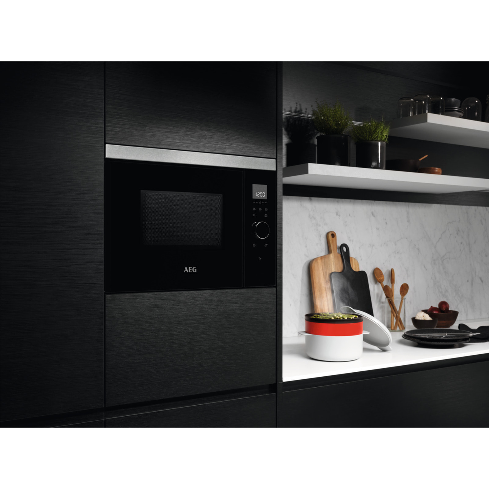AEG Microondas de 900 W con función microondas y grill MBE2657DEM | Reacondicionado