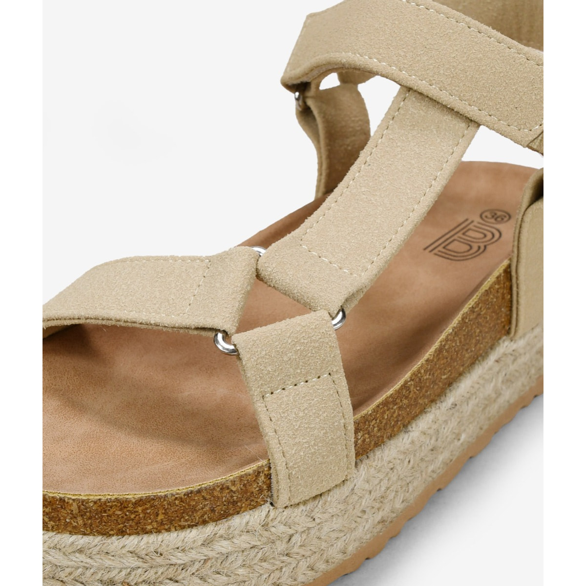 Sandalias deportivas beige con suela de corcho y plataforma