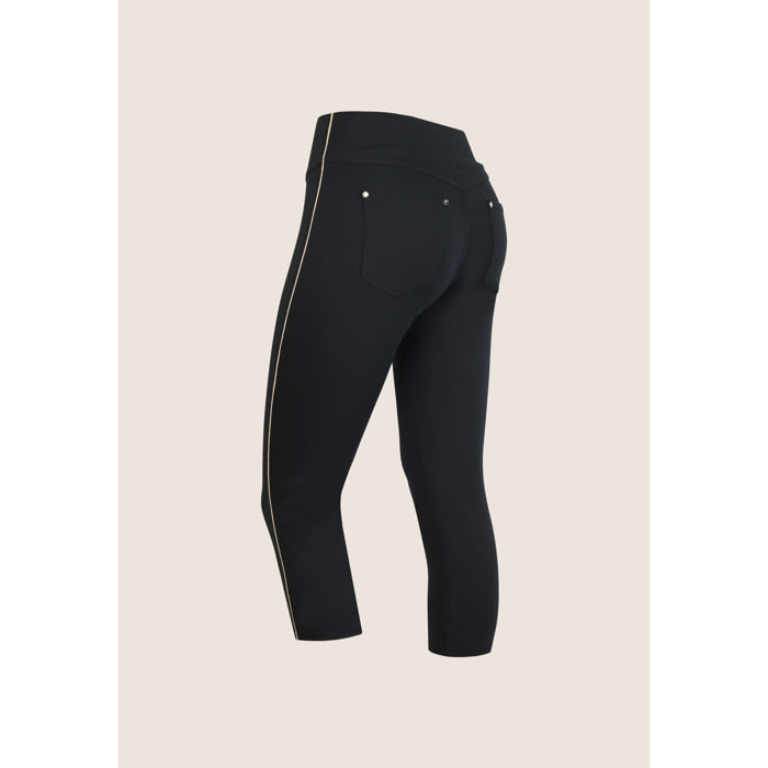 Pantaloni capri skinny in cotone organico