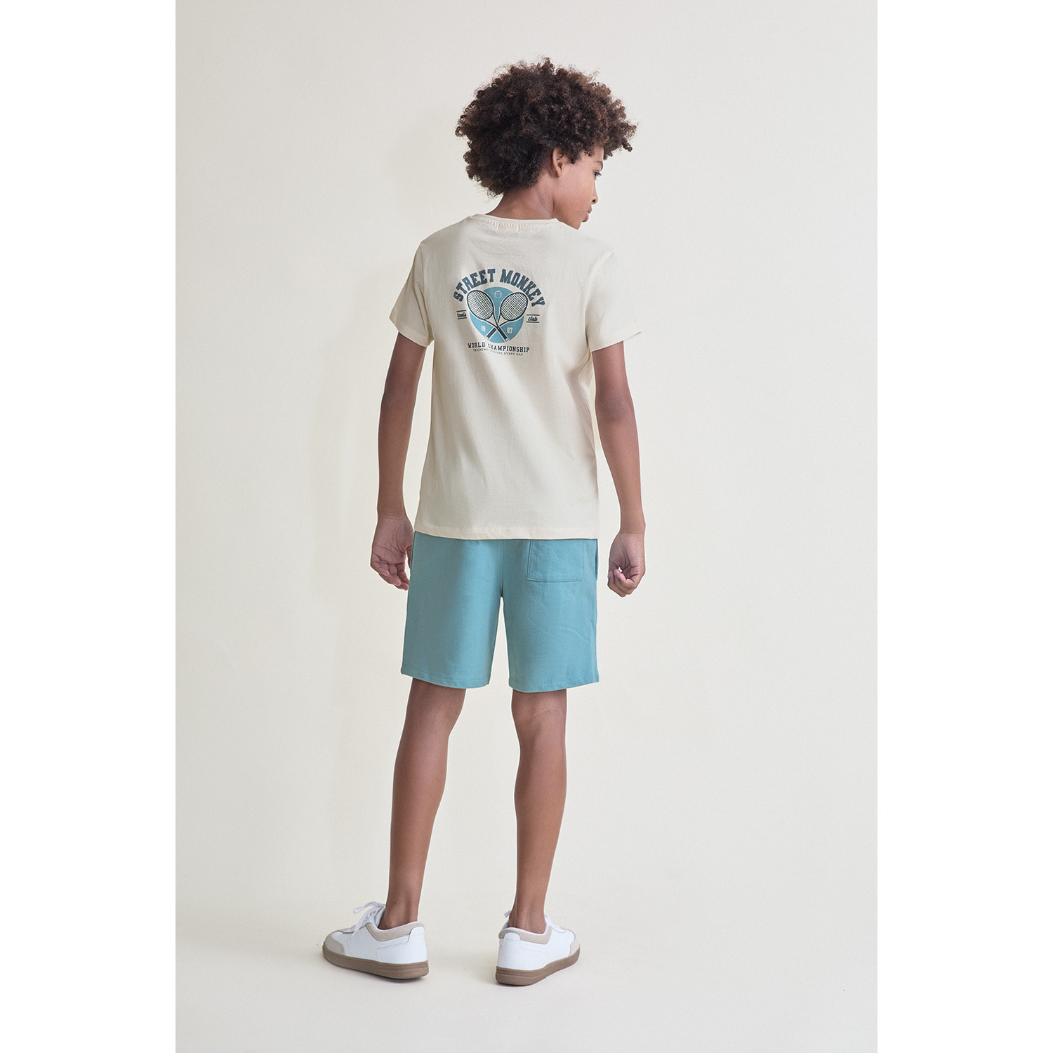 Conjunto Camiseta con Texto Tennis Club en el Pecho y Shorts Lisos Estilo Casual Deportivo | Color: Crudo | Street Monkey
