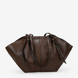 Bolso de hombro marrón con cremallera