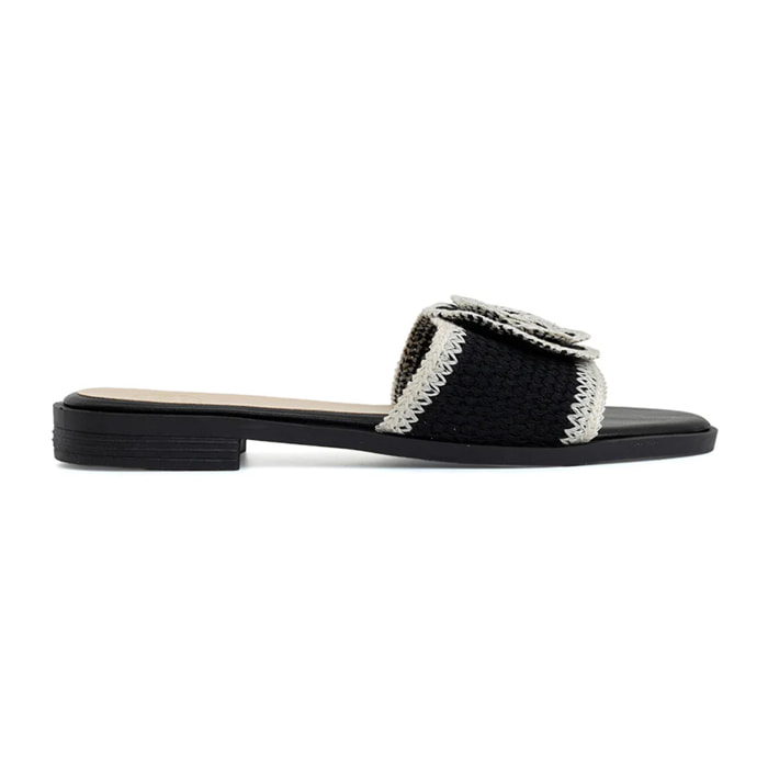 Ciabatta con fascia crochet e maxi fiore - NERO