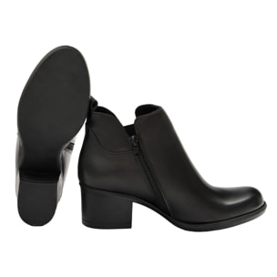 Tronchetto in vera pelle con tacco comodo e fascia elastica