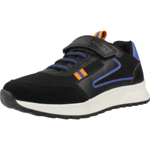 Zapatillas Niño de la marca GEOX  modelo J BRIEZEE BOY NEGRO