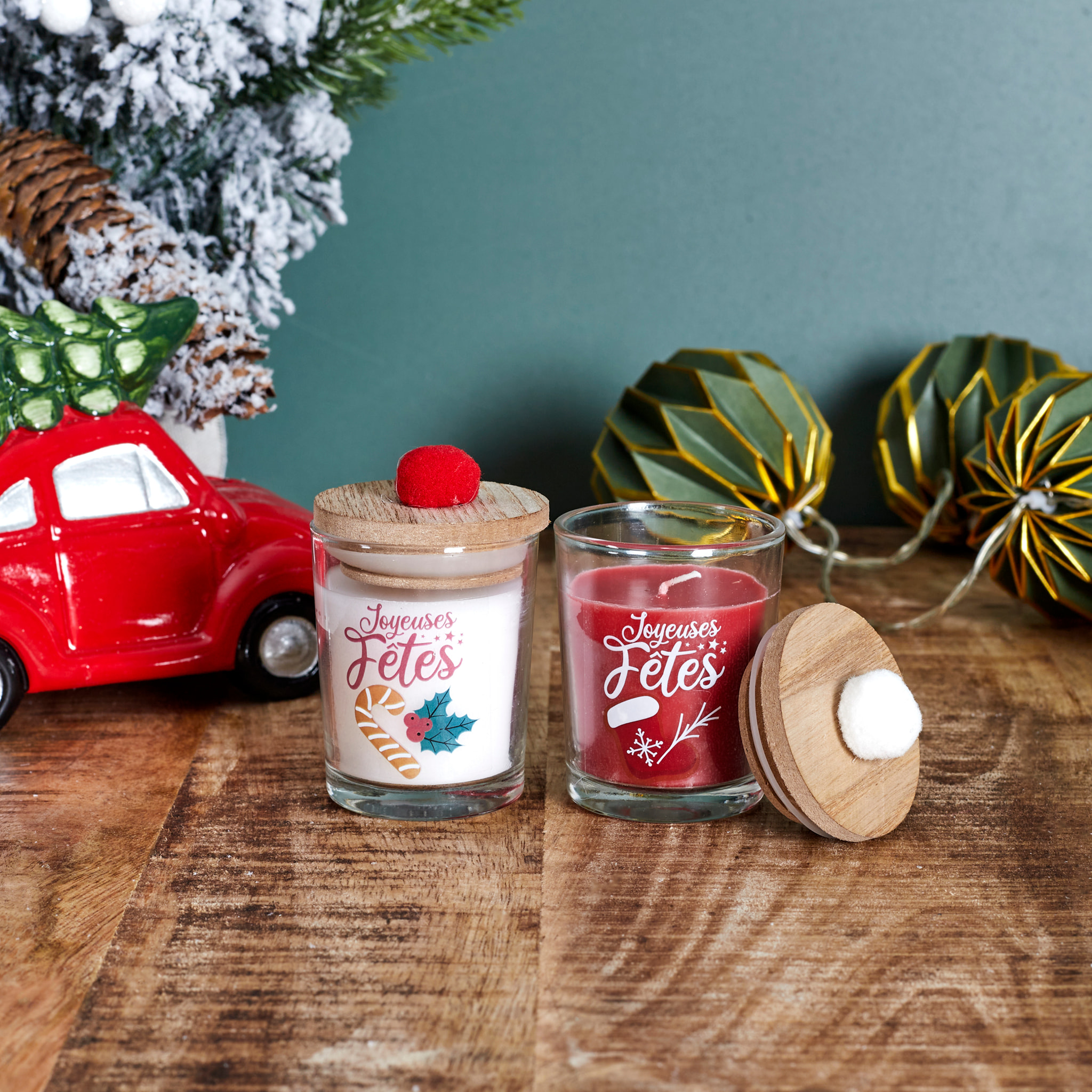 Bougie - HOME DECO FACTORY - Un Noël Tradi - Pompons - Couvercles en bois - Blanc et Rouge